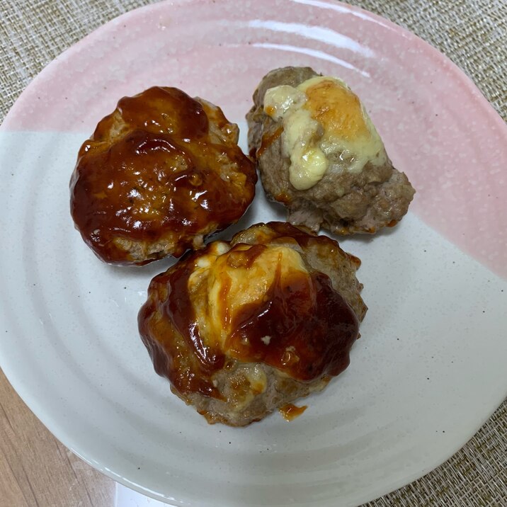 ケチャップとウスターソースで作る簡単ハンバーグ